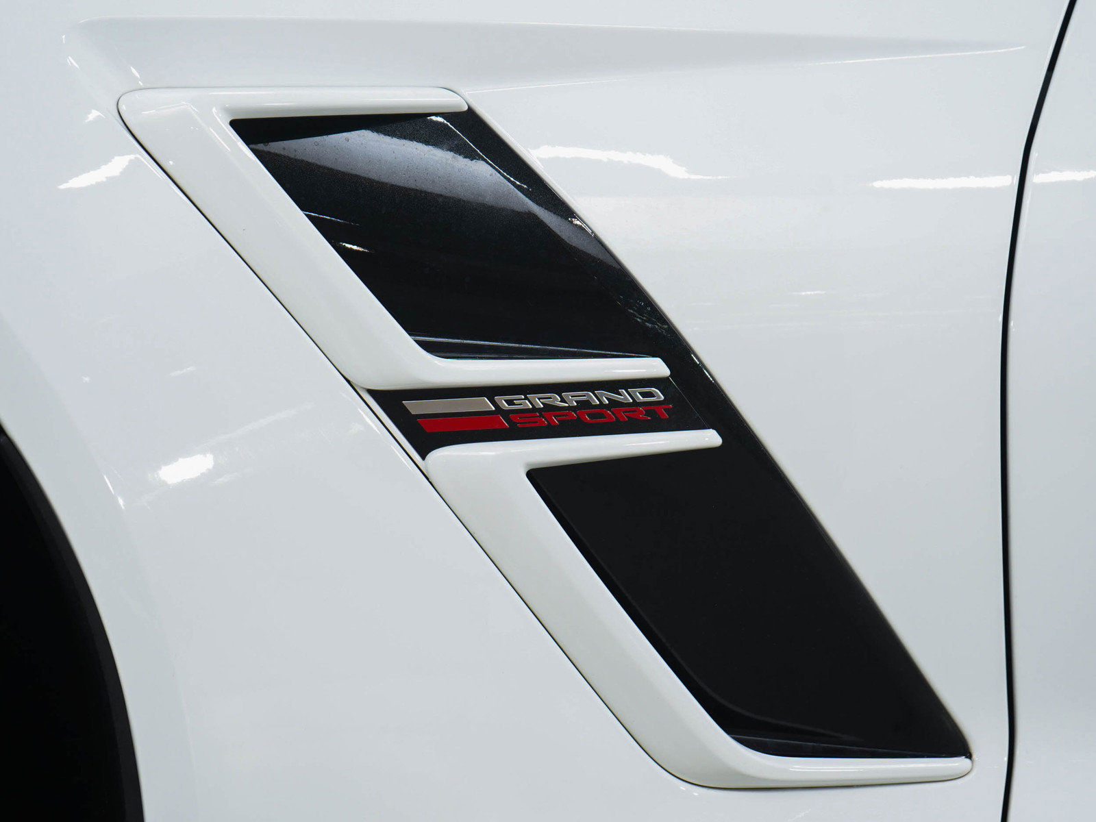 Used 2019 Chevrolet Corvette Grand Sport RWD image 30