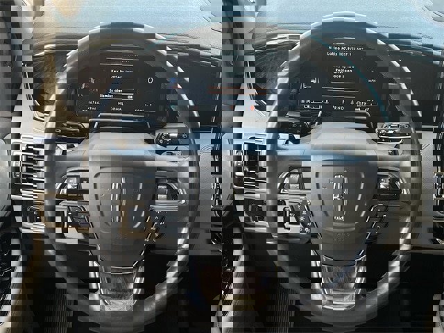 Used 2022 Lincoln Navigator Reserve image 13