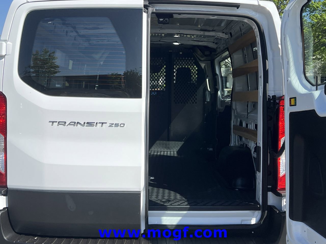 Used 2024 Ford Transit 250 Low Roof w/ Exterior Upgrade Package image 19