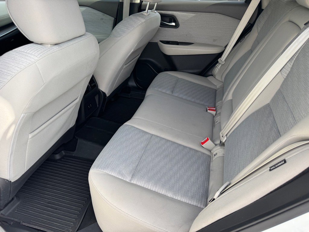 Used 2021 Nissan Rogue SV image 11