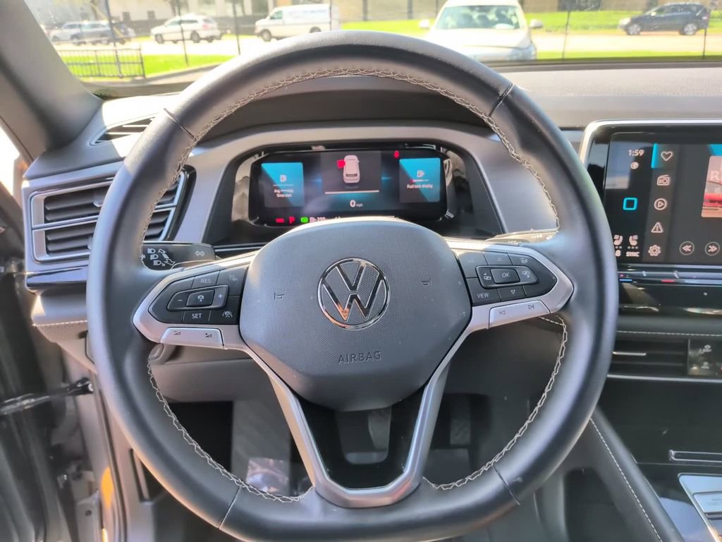 Used 2025 Volkswagen Atlas Cross Sport SE AWD/4WD image 25