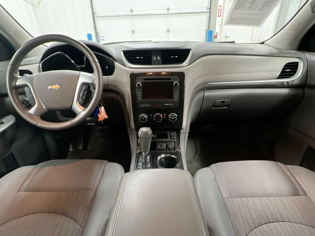 Used 2017 Chevrolet Traverse LT AWD/4WD image 10