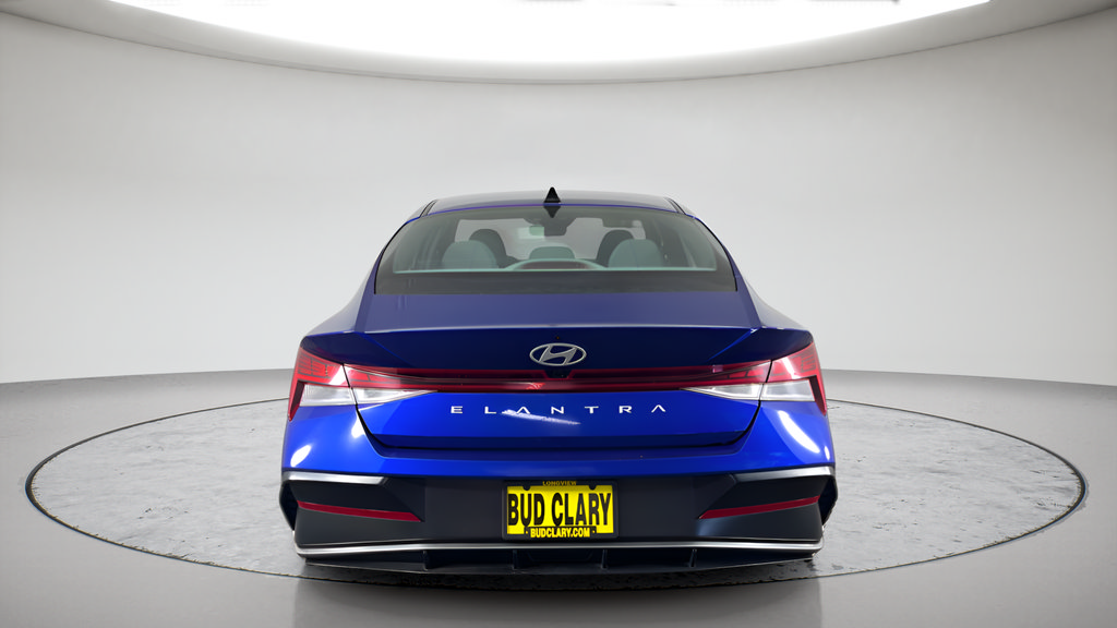 Used 2025 Hyundai Elantra SEL FWD image 4