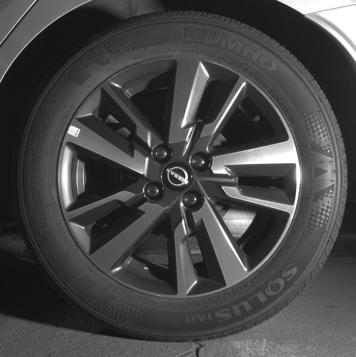 Used 2025 Nissan Versa SV image 14