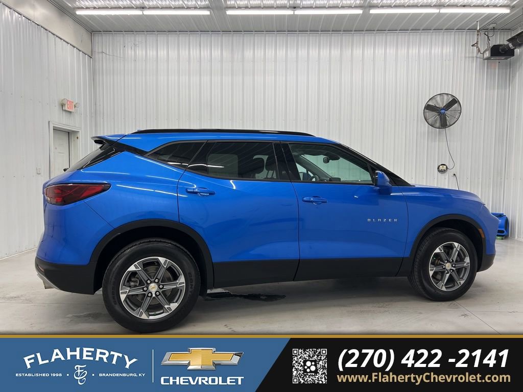 Used 2024 Chevrolet Blazer LT w/ Convenience Package FWD image 2