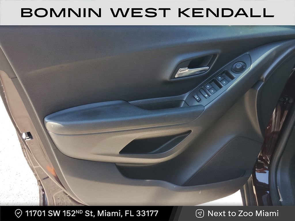 Used 2021 Chevrolet Trax LS image 20