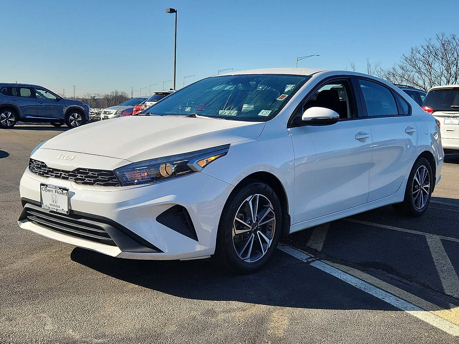 Used 2022 Kia Forte LXS w/ LXS Technology Package FWD image 3