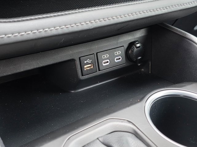 Used 2024 Toyota Highlander LE image 32