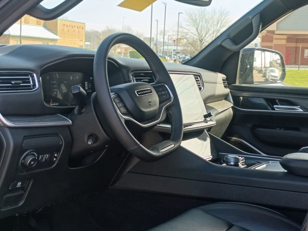 Used 2024 Jeep Wagoneer Series III image 19