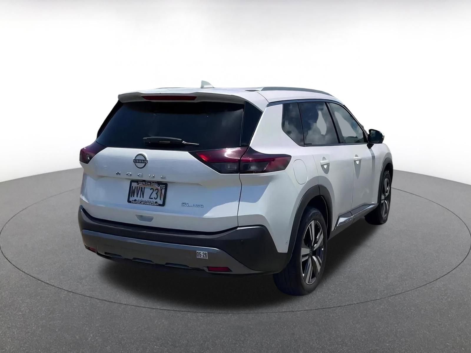 Used 2023 Nissan Rogue SL w/ SL Premium Package image 14