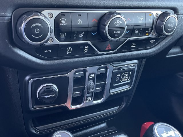 Used 2024 Jeep Wrangler Unlimited Sahara AWD/4WD image 18