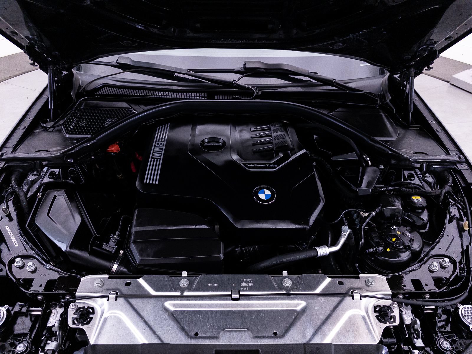 Used 2022 BMW 330i Sedan w/ Premium Package 2 RWD image 2
