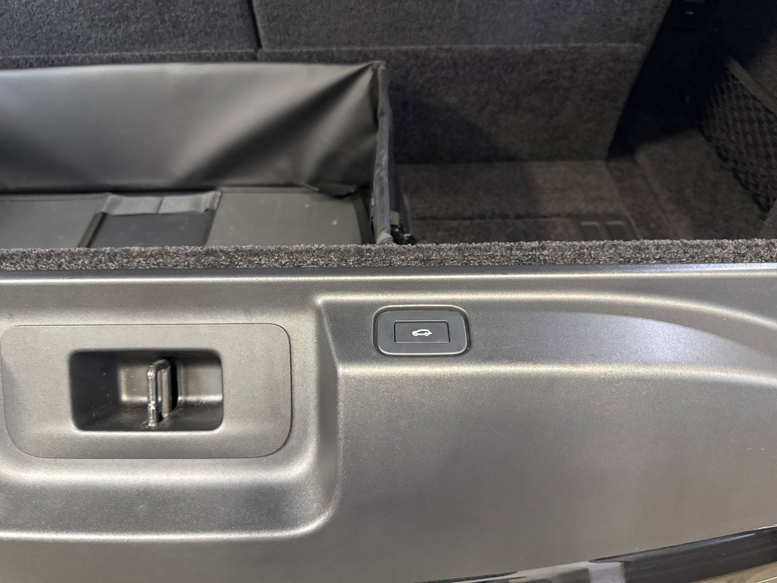 Used 2025 Land Rover Range Rover Long Wheelbase SE image 23