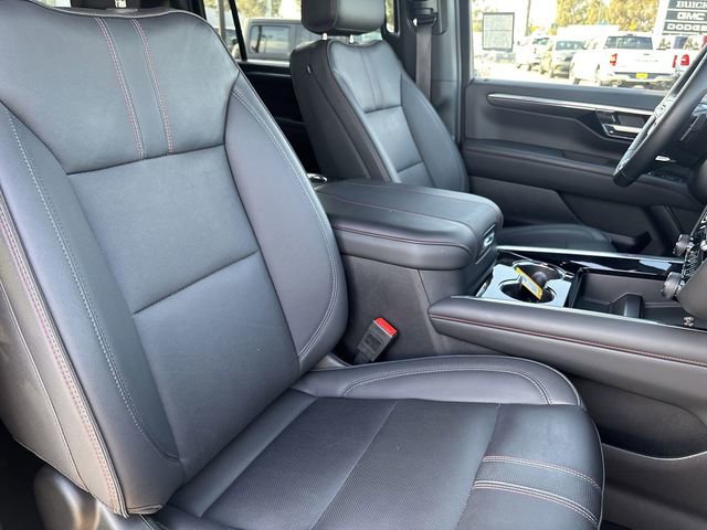 Used 2025 Chevrolet Suburban RST image 11