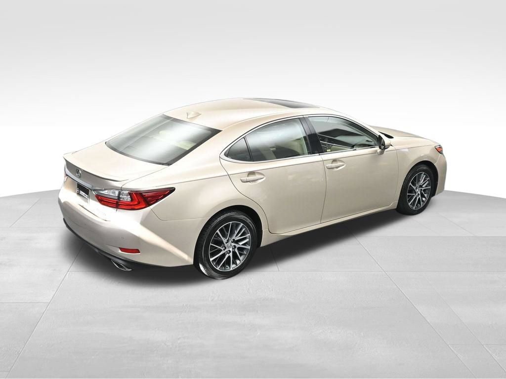 Used 2018 Lexus ES 350 w/ Luxury Package w/Wood Trim FWD image 37