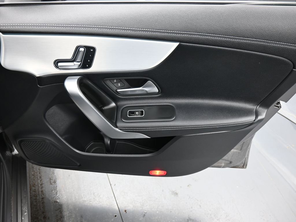 Used 2025 Mercedes-Benz CLA 250 4MATIC image 17