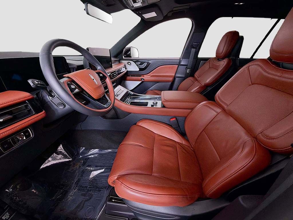 Used 2025 Lincoln Aviator Reserve w/ Equipment Group 201A AWD/4WD image 25