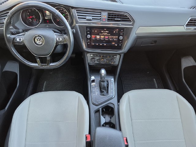 Used 2018 Volkswagen Tiguan SE FWD image 32