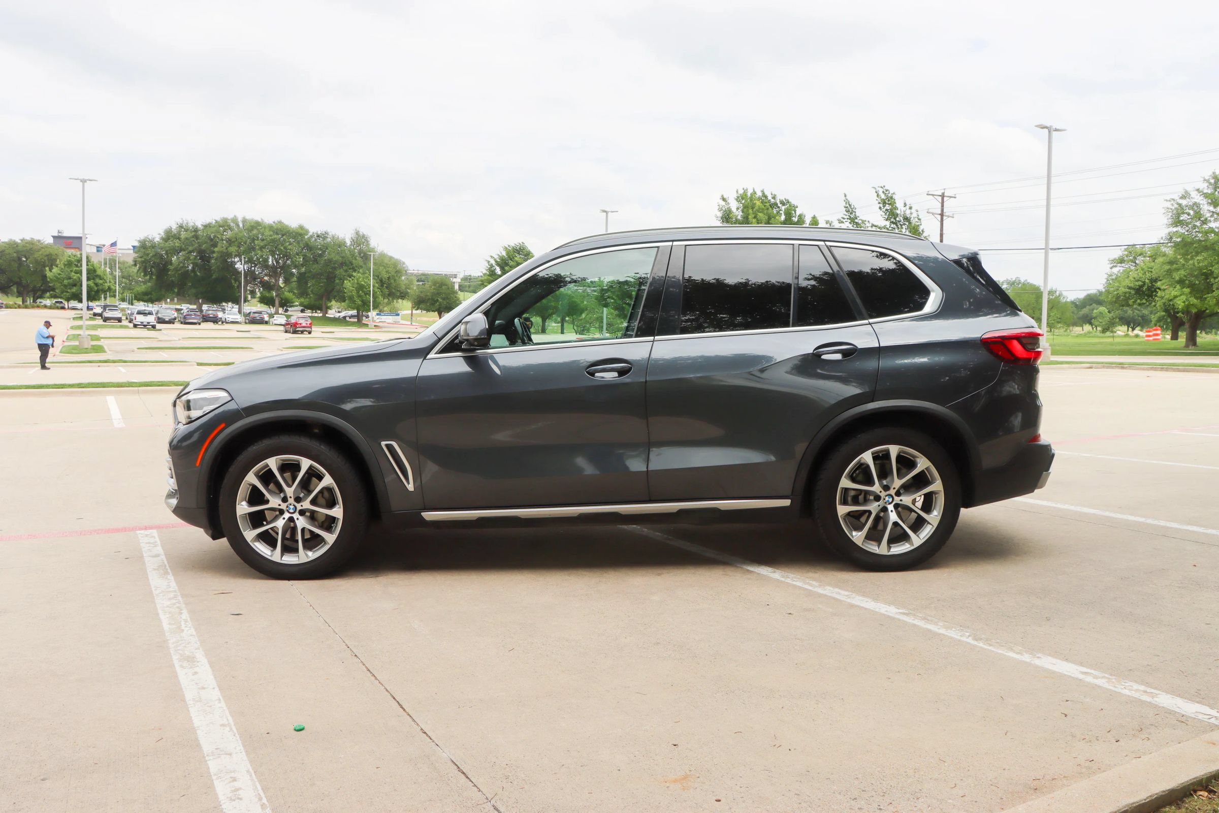 Used 2020 BMW X5 sDrive40i w/ Premium Package RWD image 4