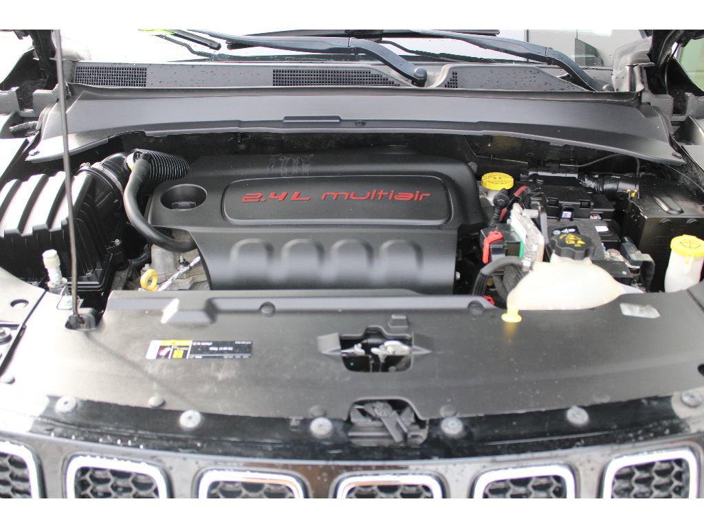 Used 2018 Jeep Compass Latitude w/ Cold Weather Group image 36