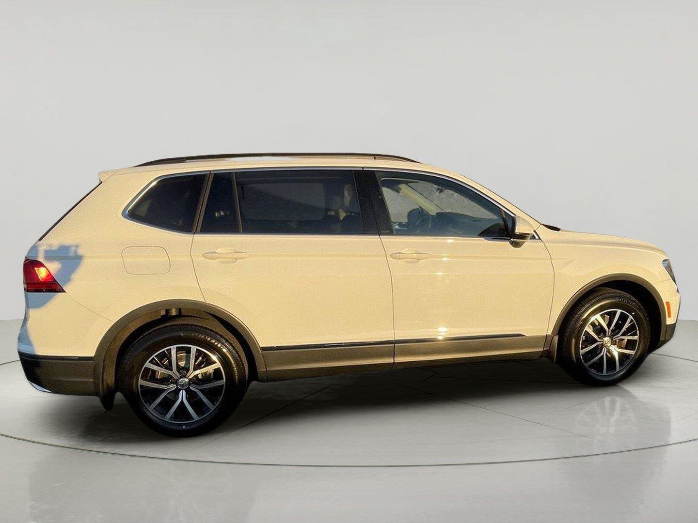 Used 2021 Volkswagen Tiguan SE w/ Panoramic Sunroof Package AWD/4WD image 8