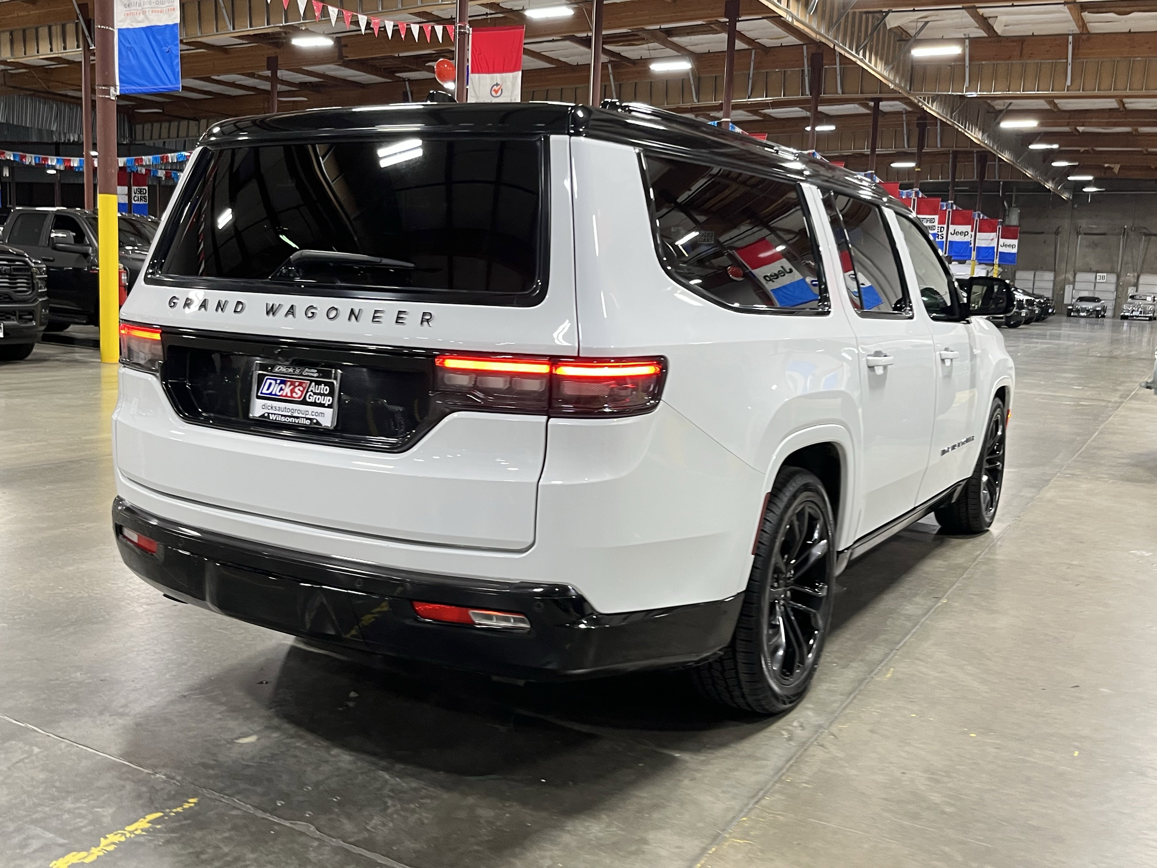 Used 2024 Jeep Grand Wagoneer L Series II w/ Quick Order Packagew 28T image 5