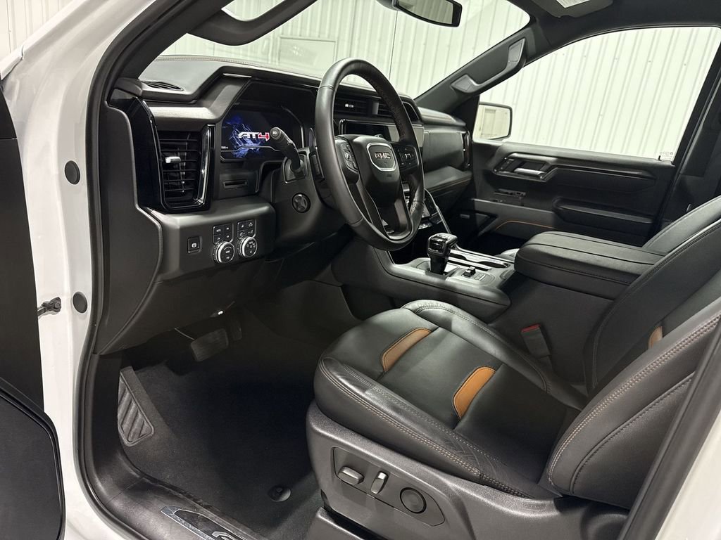 Used 2025 GMC Sierra 1500 AT4 image 10