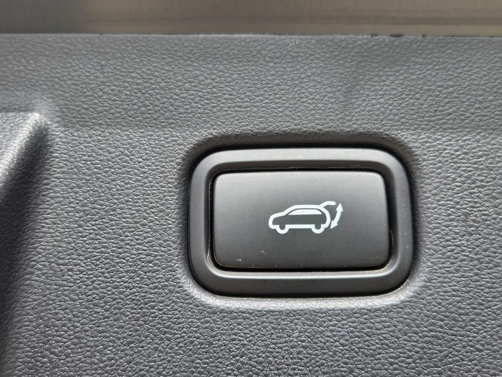 Certified 2026 Hyundai Tucson Limited FWD image 9