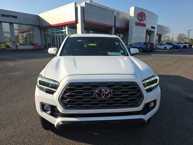 Used 2023 Toyota Tacoma TRD Off-Road w/ Technology Package image 2