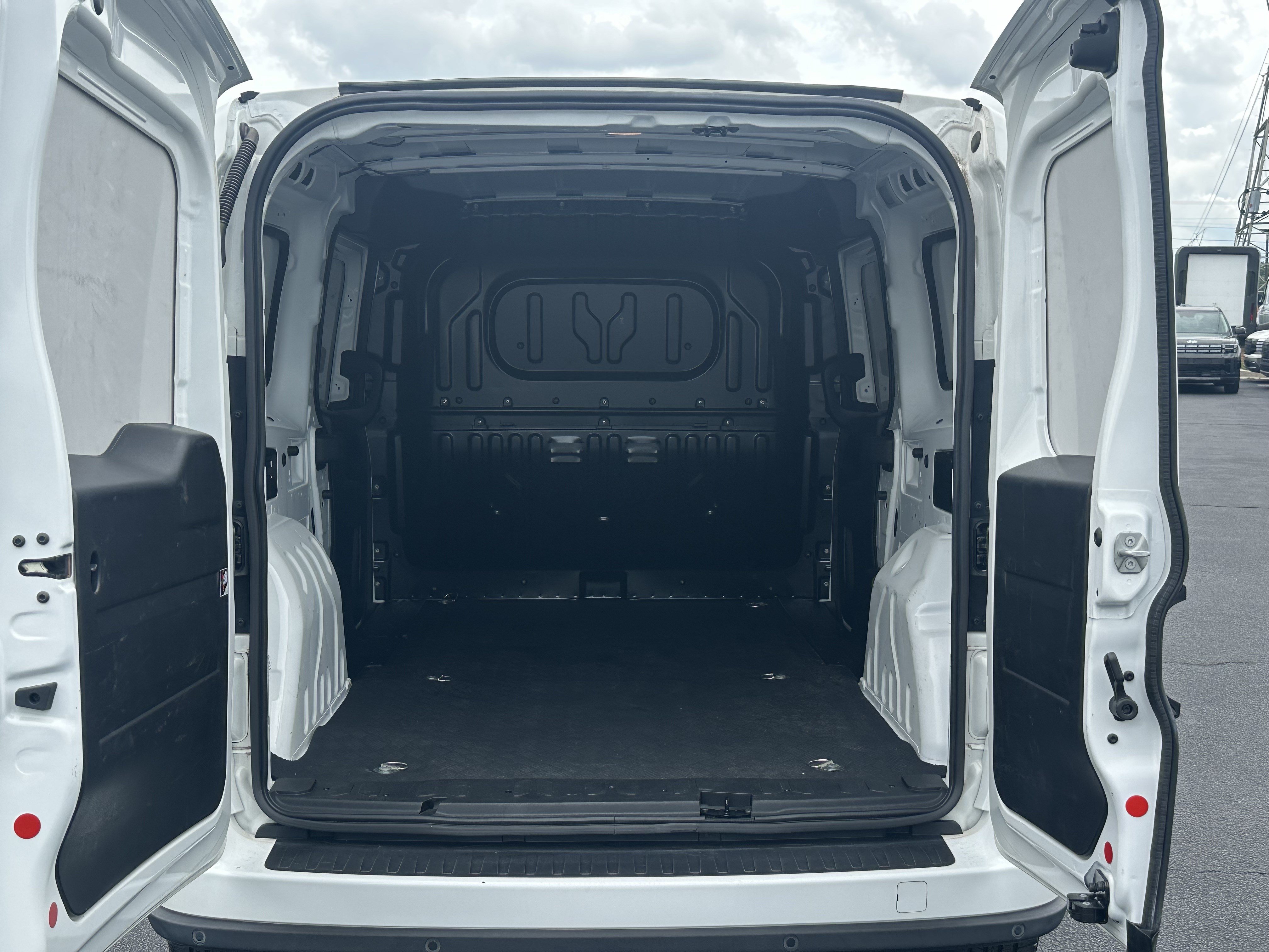 Used 2022 RAM ProMaster City Tradesman FWD image 17