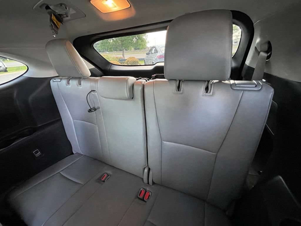 Used 2021 Toyota Highlander XLE FWD image 28
