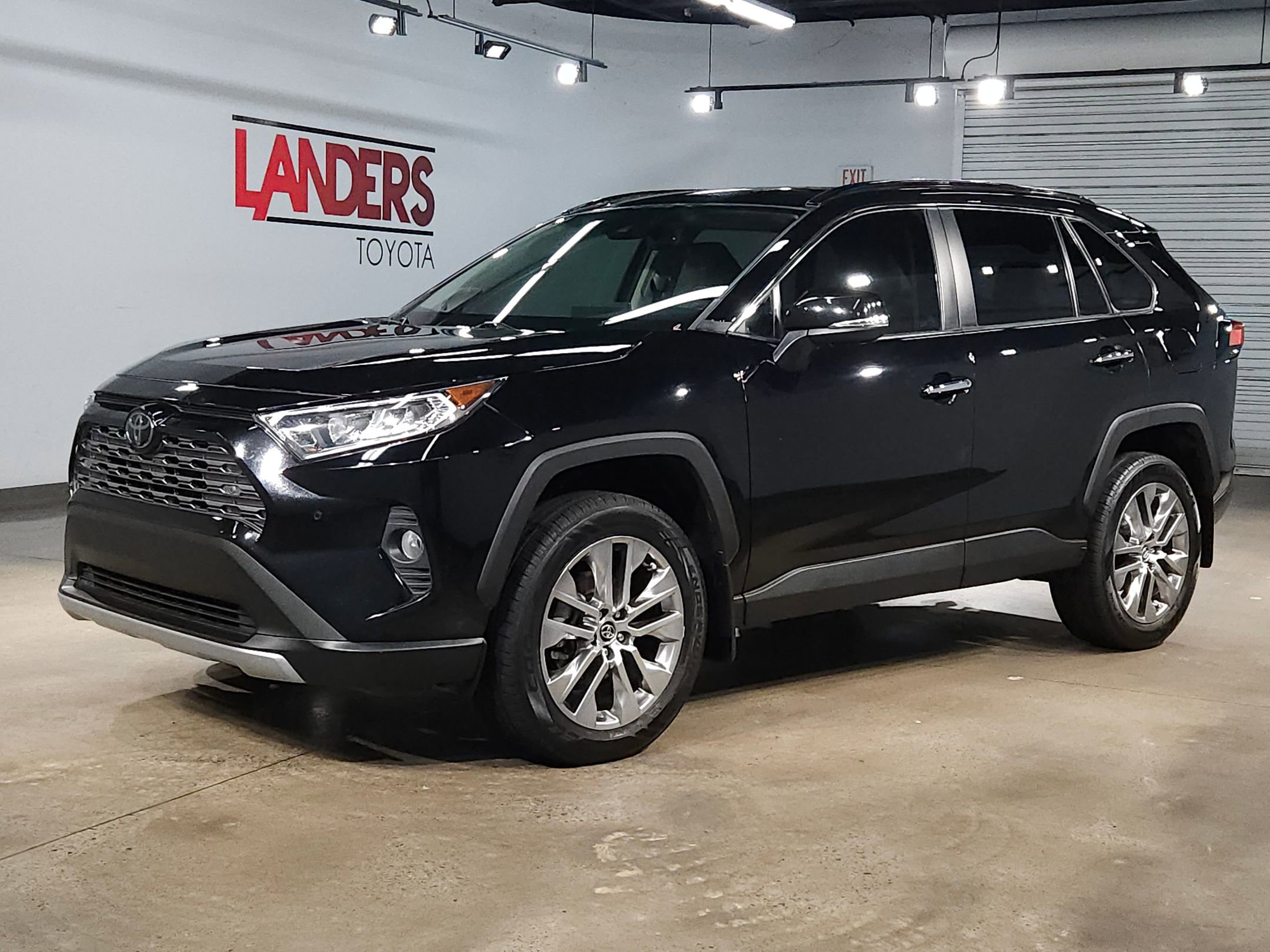 Used 2020 Toyota RAV4 Limited image 3