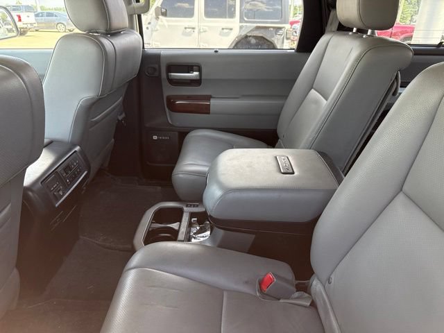 Used 2017 Toyota Sequoia Platinum AWD/4WD image 4