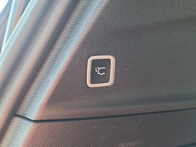 Used 2020 Chrysler Pacifica Touring-L Plus FWD image 16