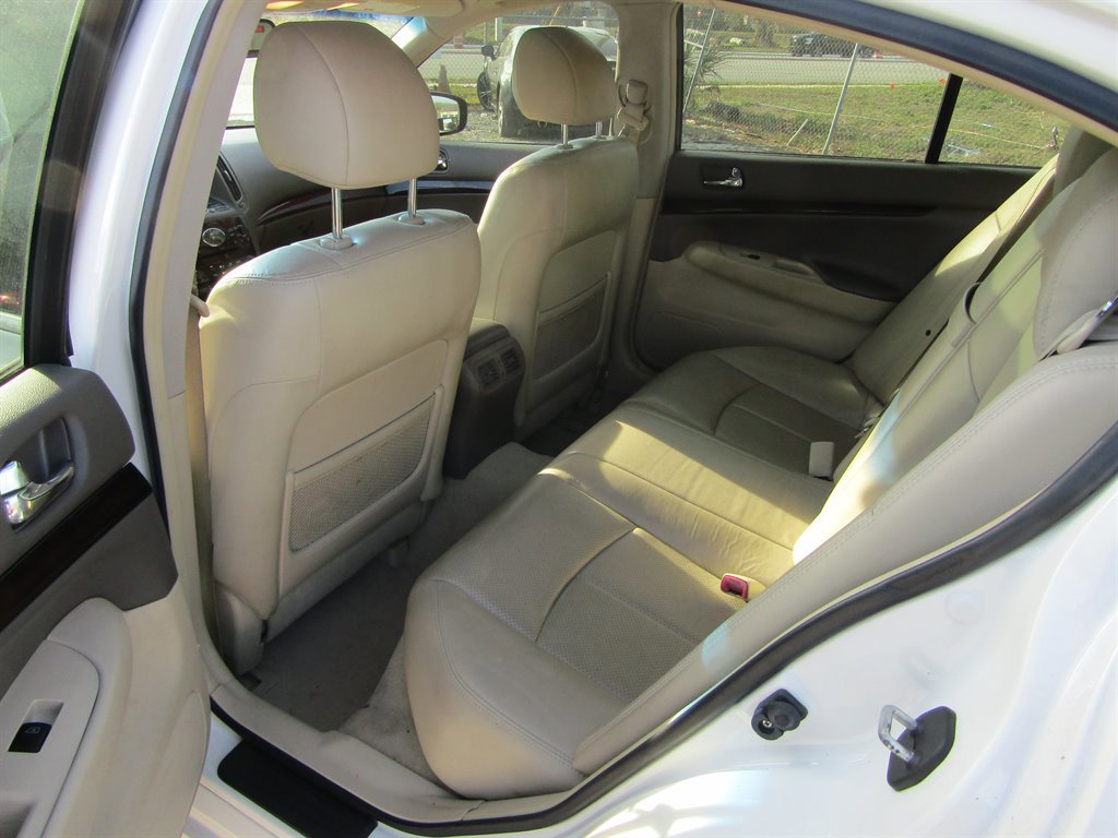 Used 2011 INFINITI G37 Journey w/ Premium Pkg RWD image 9