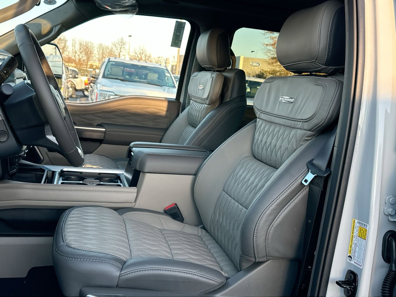 New 2026 Ford F450 Platinum w/ Platinum Plus Package image 13