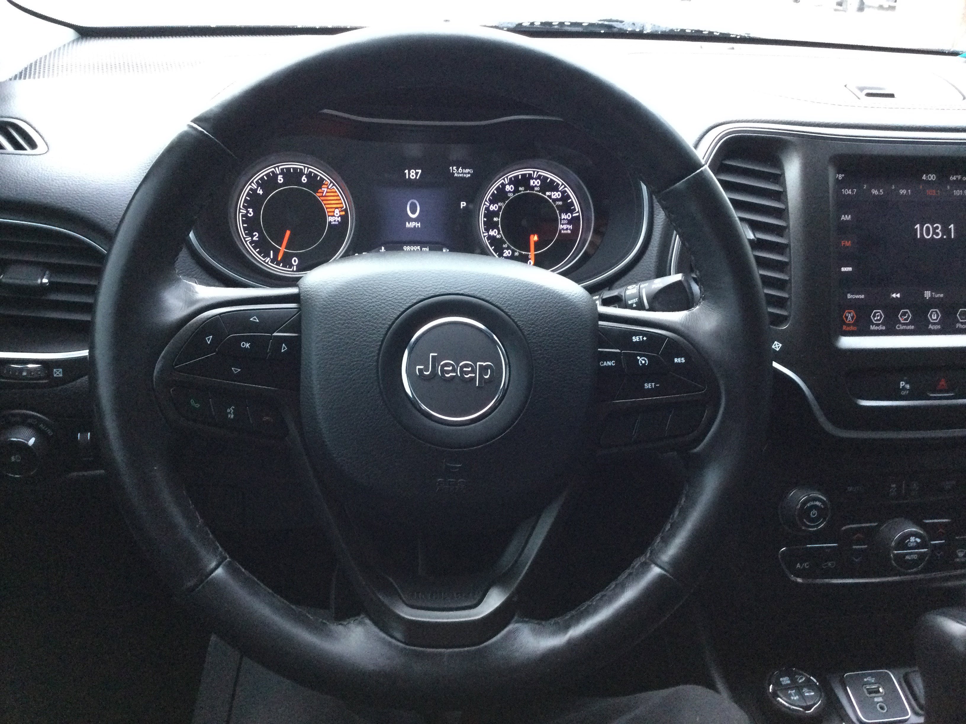 Used 2019 Jeep Cherokee Trailhawk w/ Comfort/Convenience Group image 14