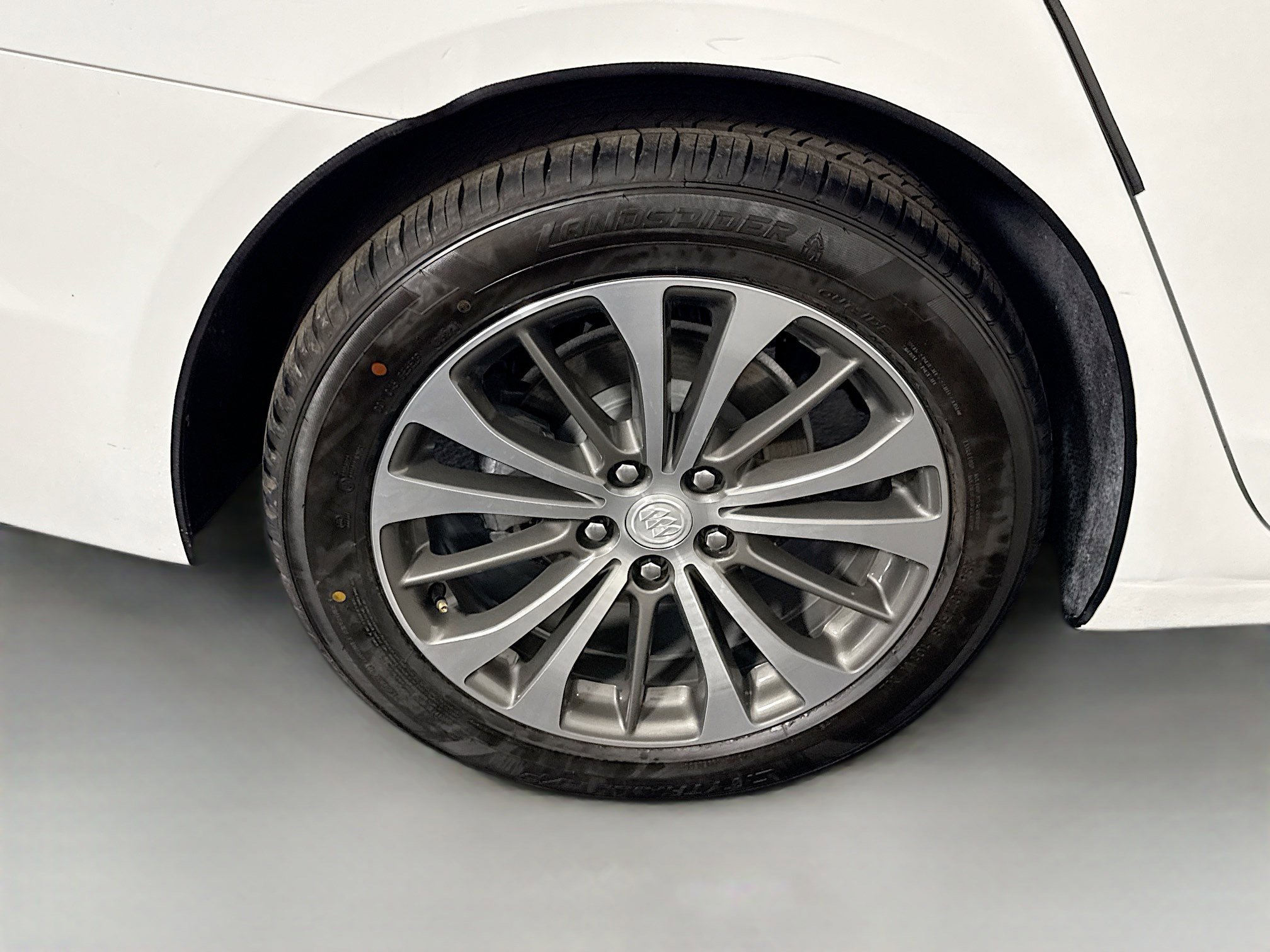 Used 2017 Buick LaCrosse Essence image 33