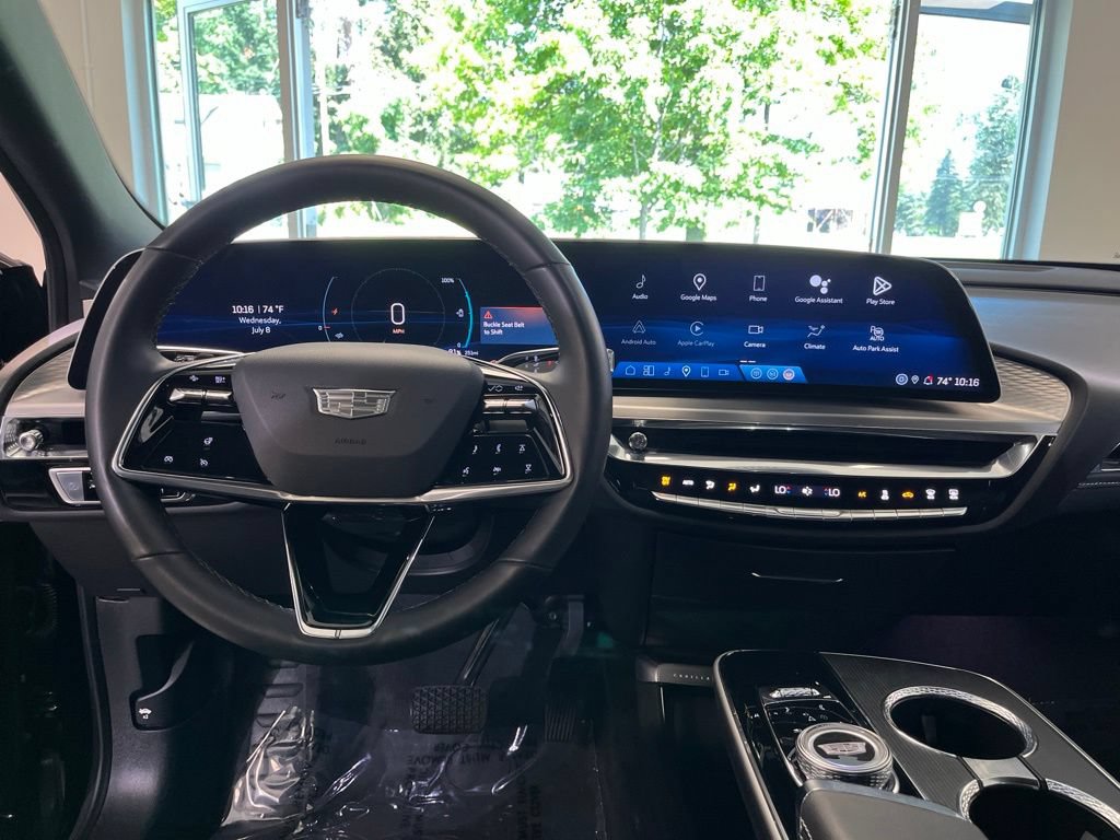 Certified 2024 Cadillac Lyriq Luxury AWD/4WD image 18