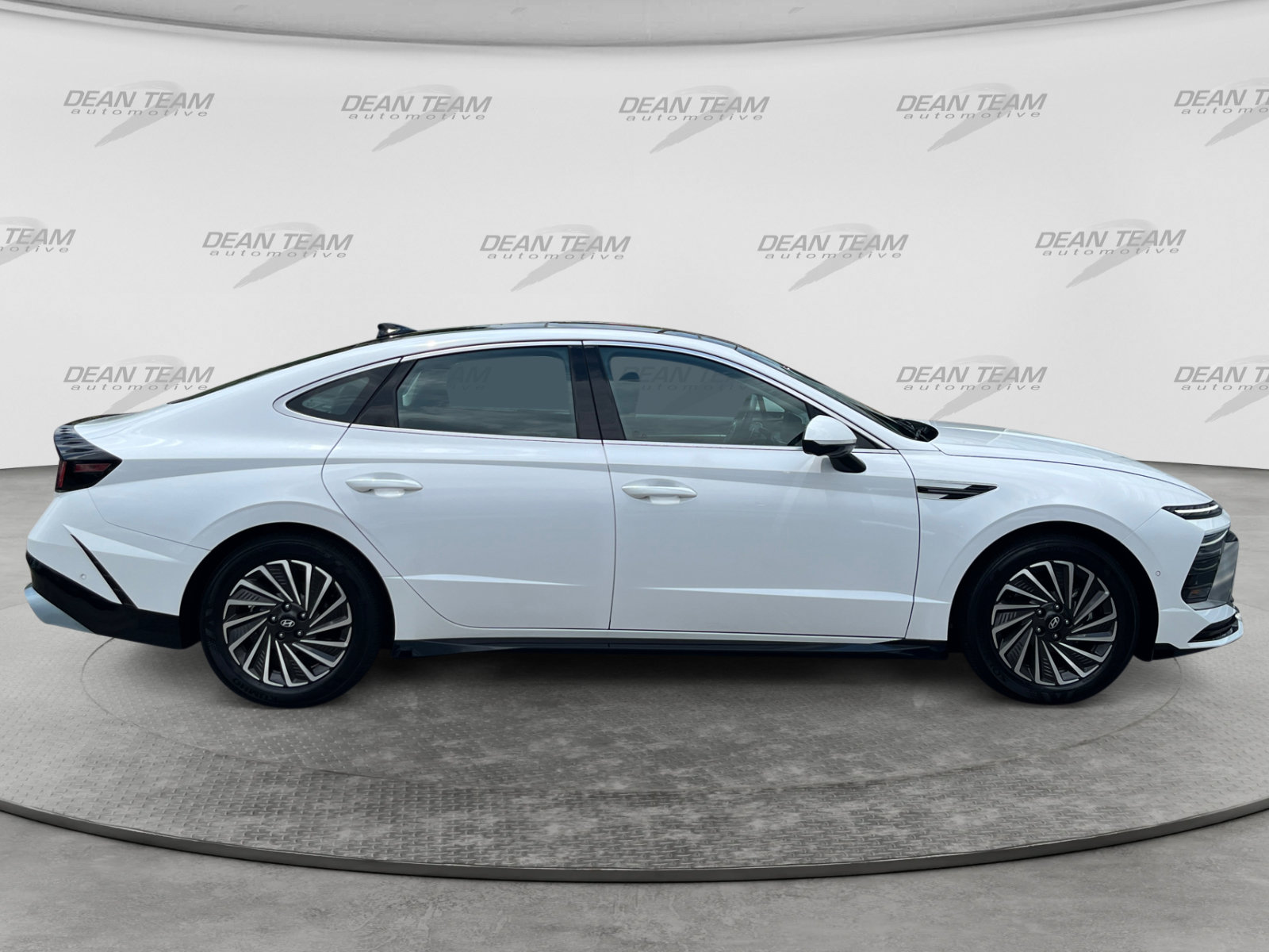 Certified 2025 Hyundai Sonata Limited FWD image 8