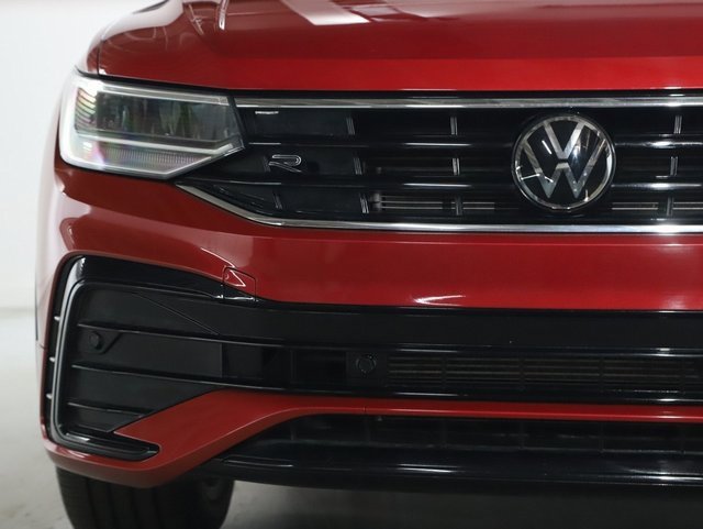 Used 2024 Volkswagen Tiguan SE R-Line image 6