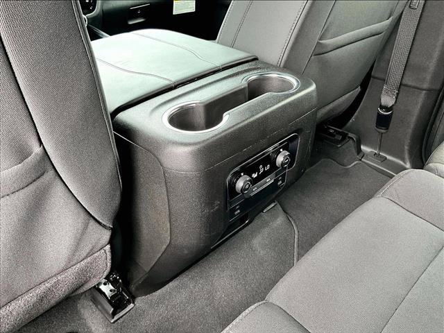 Used 2026 Chevrolet Suburban LS RWD image 25