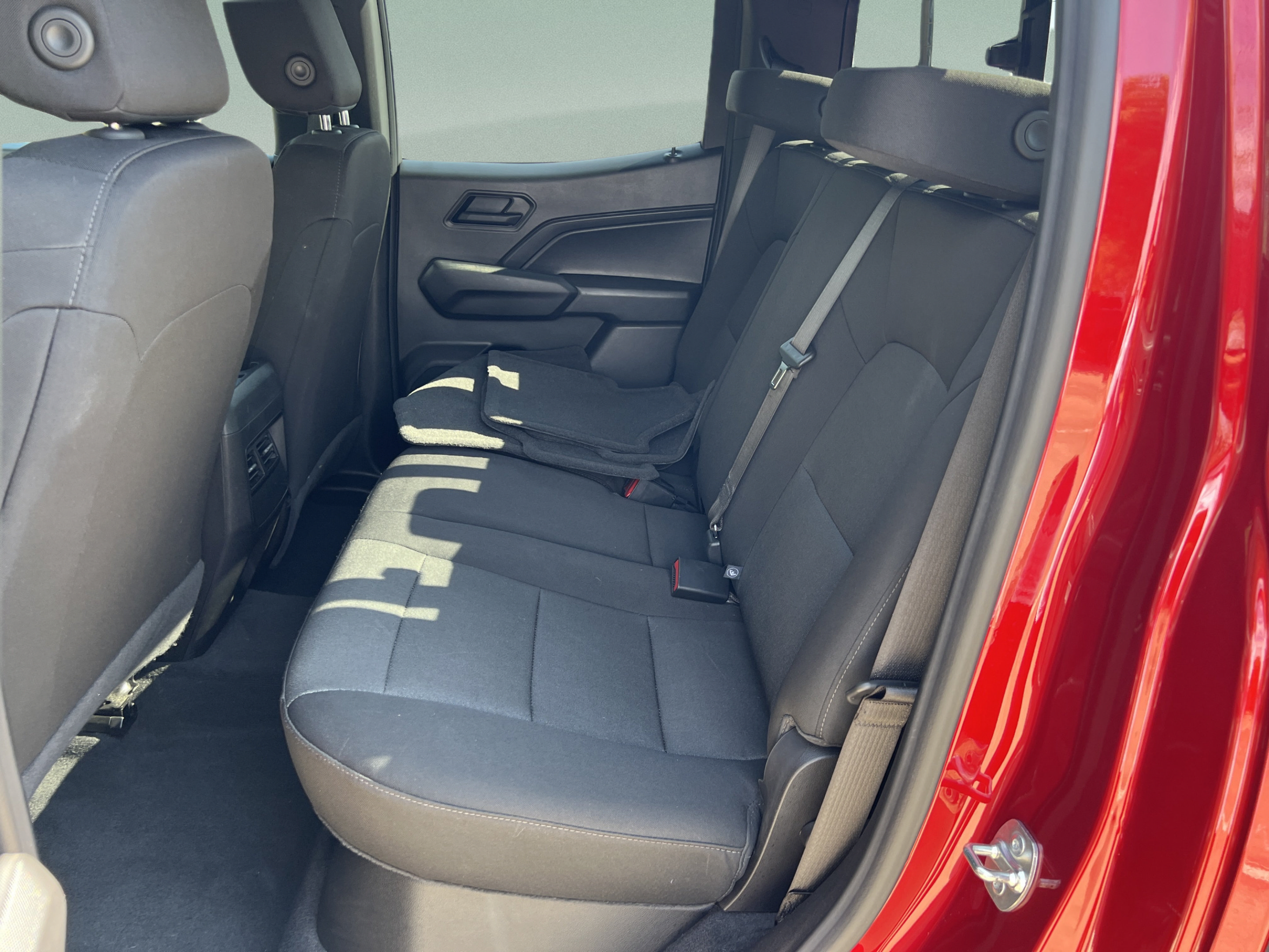 Used 2025 Chevrolet Colorado Trail Boss AWD/4WD image 24