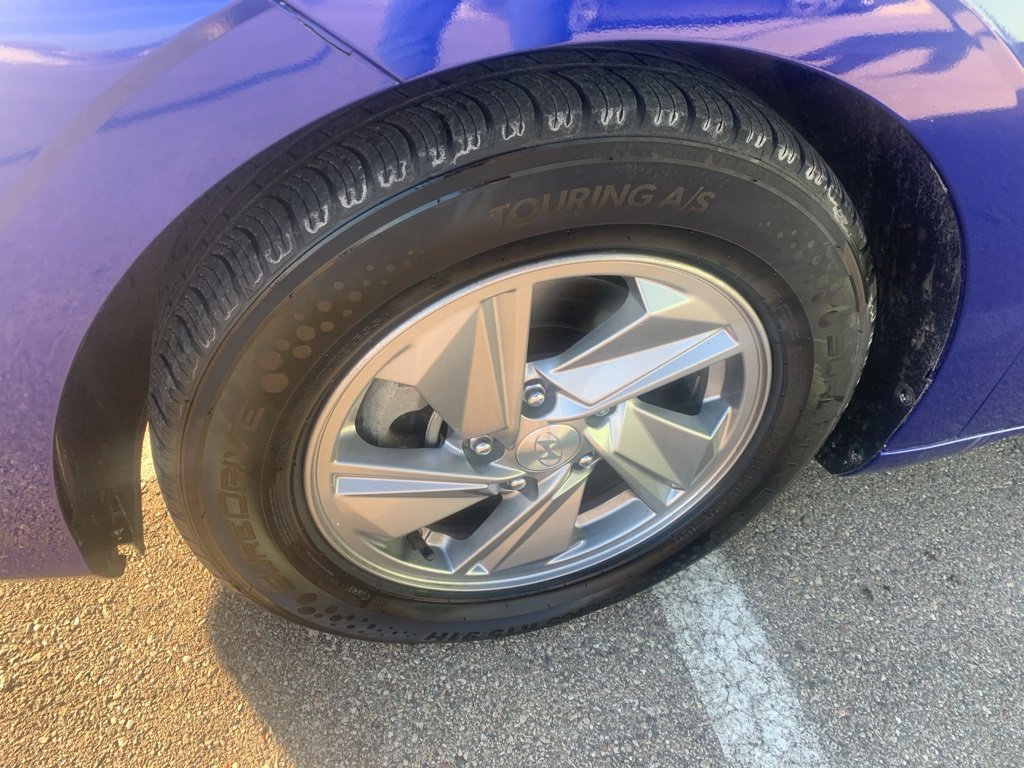 Certified 2024 Hyundai Elantra SE image 32