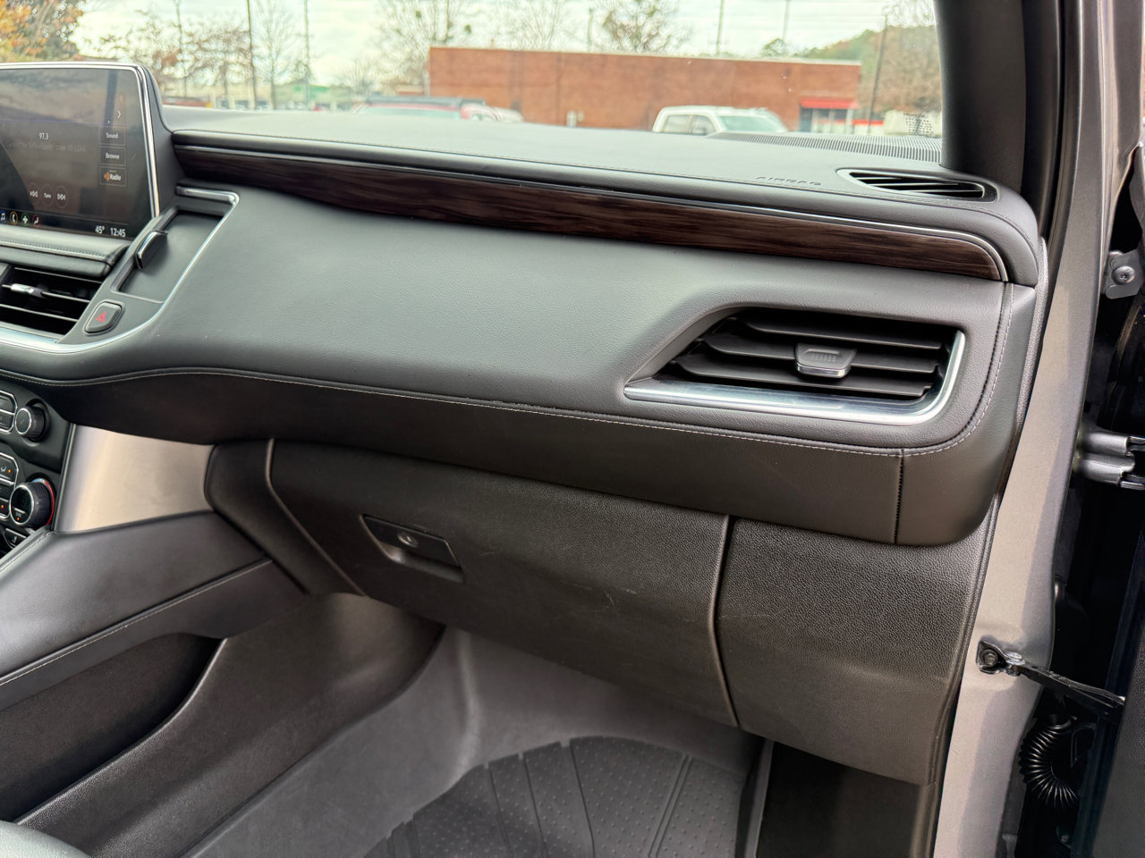 Used 2021 Chevrolet Tahoe LT image 28