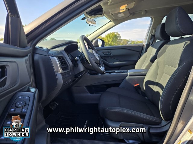 Used 2024 Nissan Rogue S AWD/4WD image 9