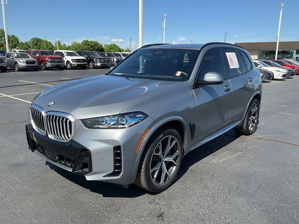Used 2025 BMW X5 xDrive40i w/ Executive Package image 1