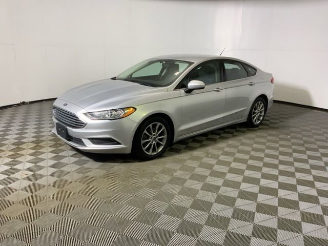 Used 2017 Ford Fusion SE w/ Fusion SE Technology Package image 15