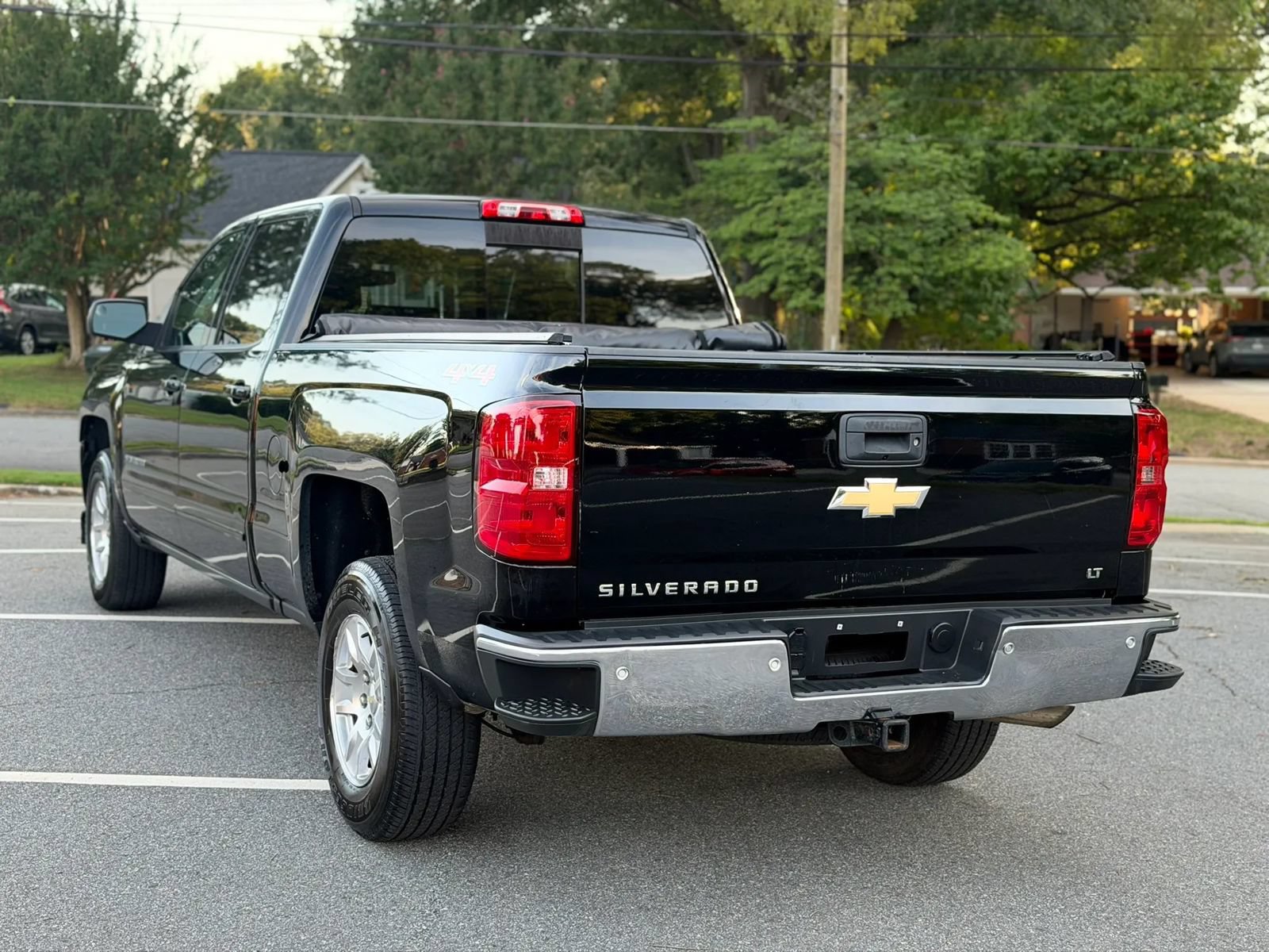 Used 2017 Chevrolet Silverado 1500 LT w/ All Star Edition AWD/4WD image 4