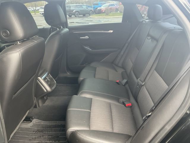 Used 2018 Chevrolet Impala LT FWD image 23